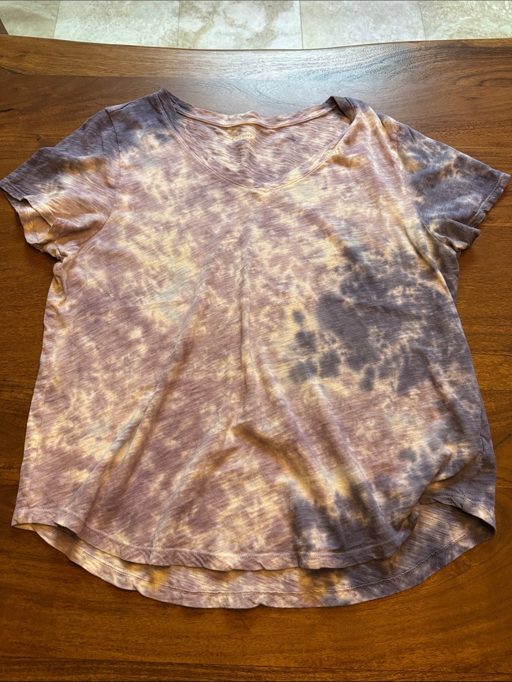 Old Navy V-Neck Women's Tee Lot (11) - Picture 4 of 9